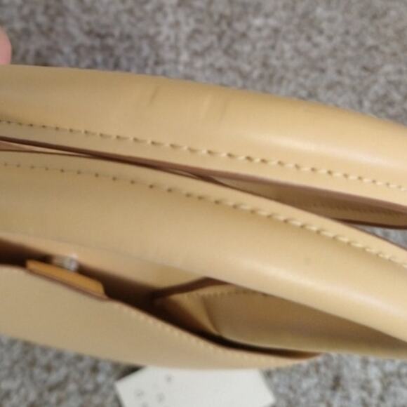 A New Day Pastel Yellow Crossbody Bag Detachable Strap Purse - Picture 11 of 15